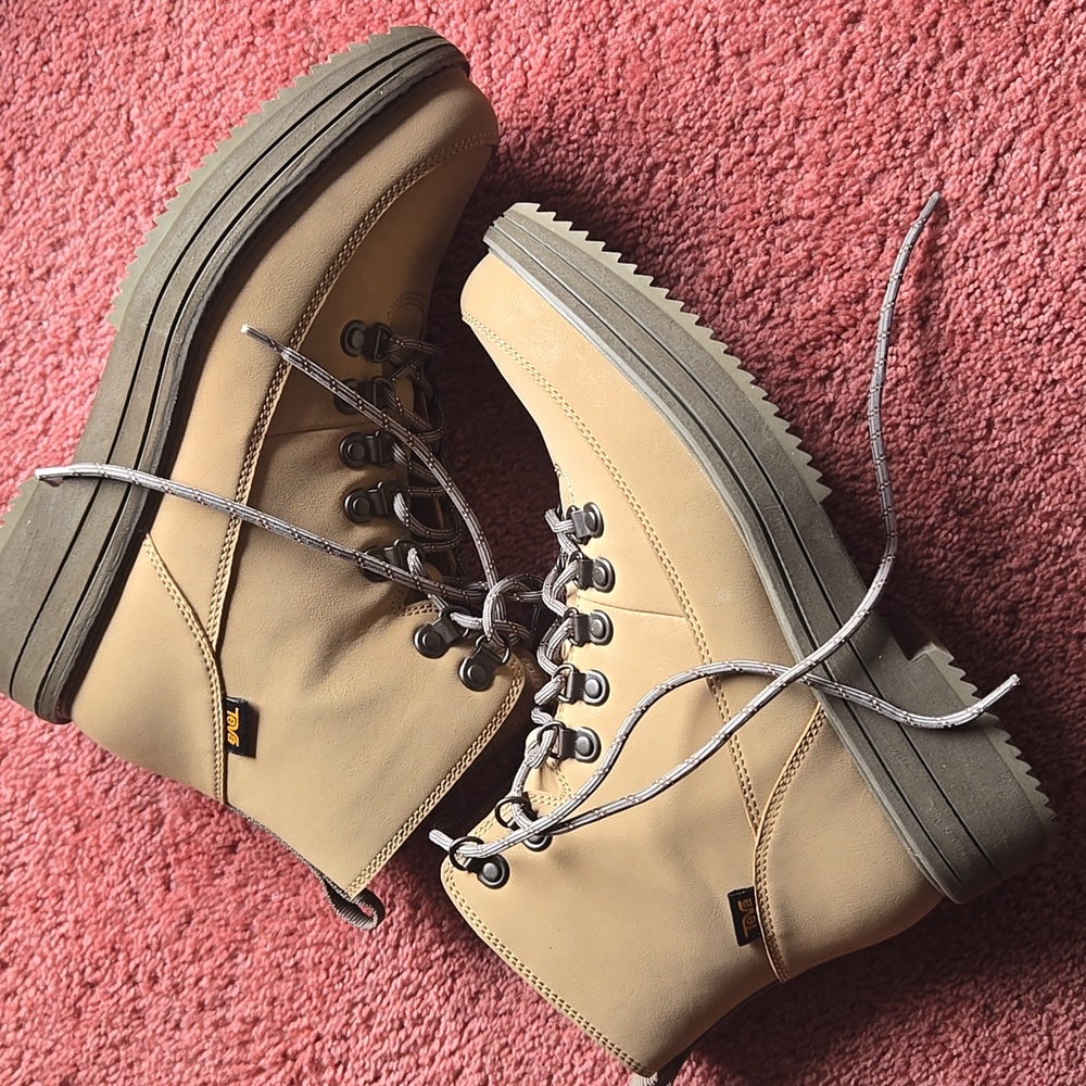 Teva Womens Midform Lace Up Boots